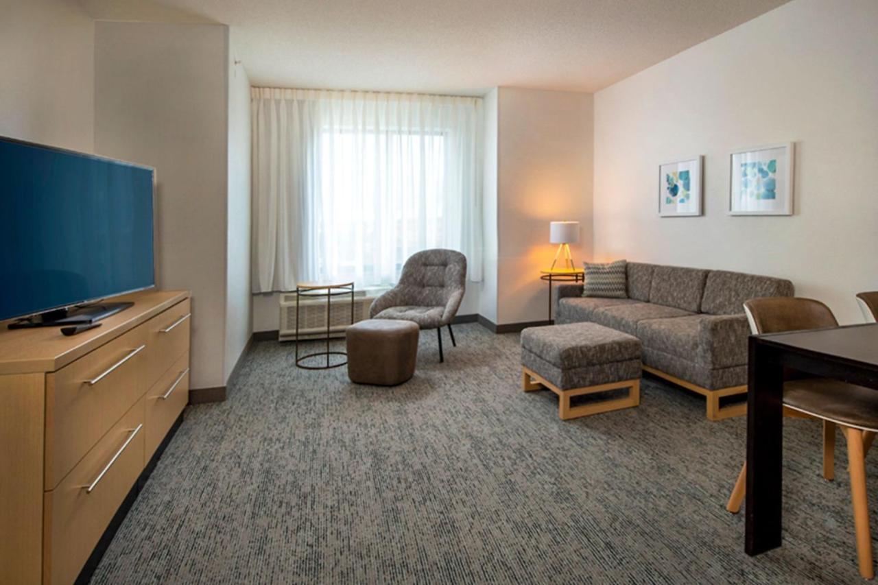 Towneplace Suites By Marriott Frederick Extérieur photo