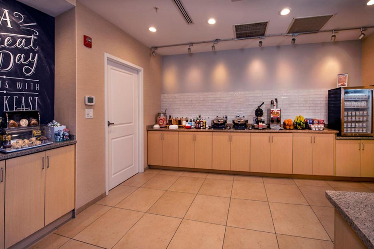 Towneplace Suites By Marriott Frederick Extérieur photo