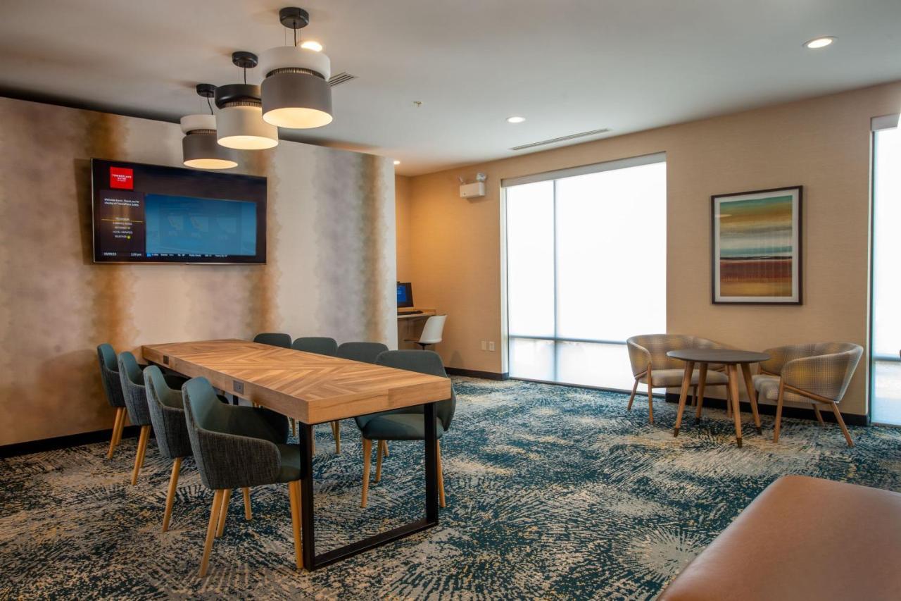 Towneplace Suites By Marriott Frederick Extérieur photo