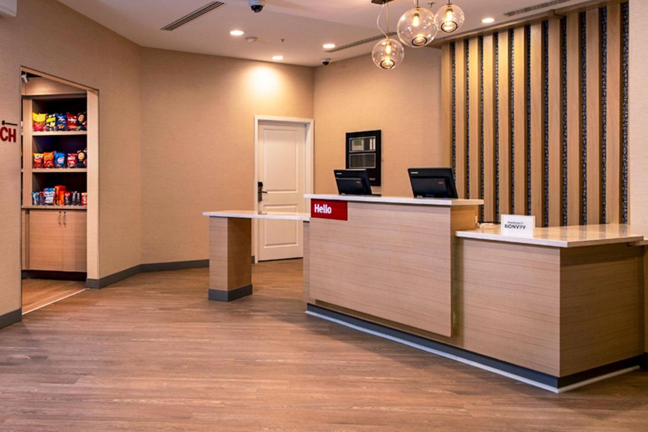 Towneplace Suites By Marriott Frederick Extérieur photo
