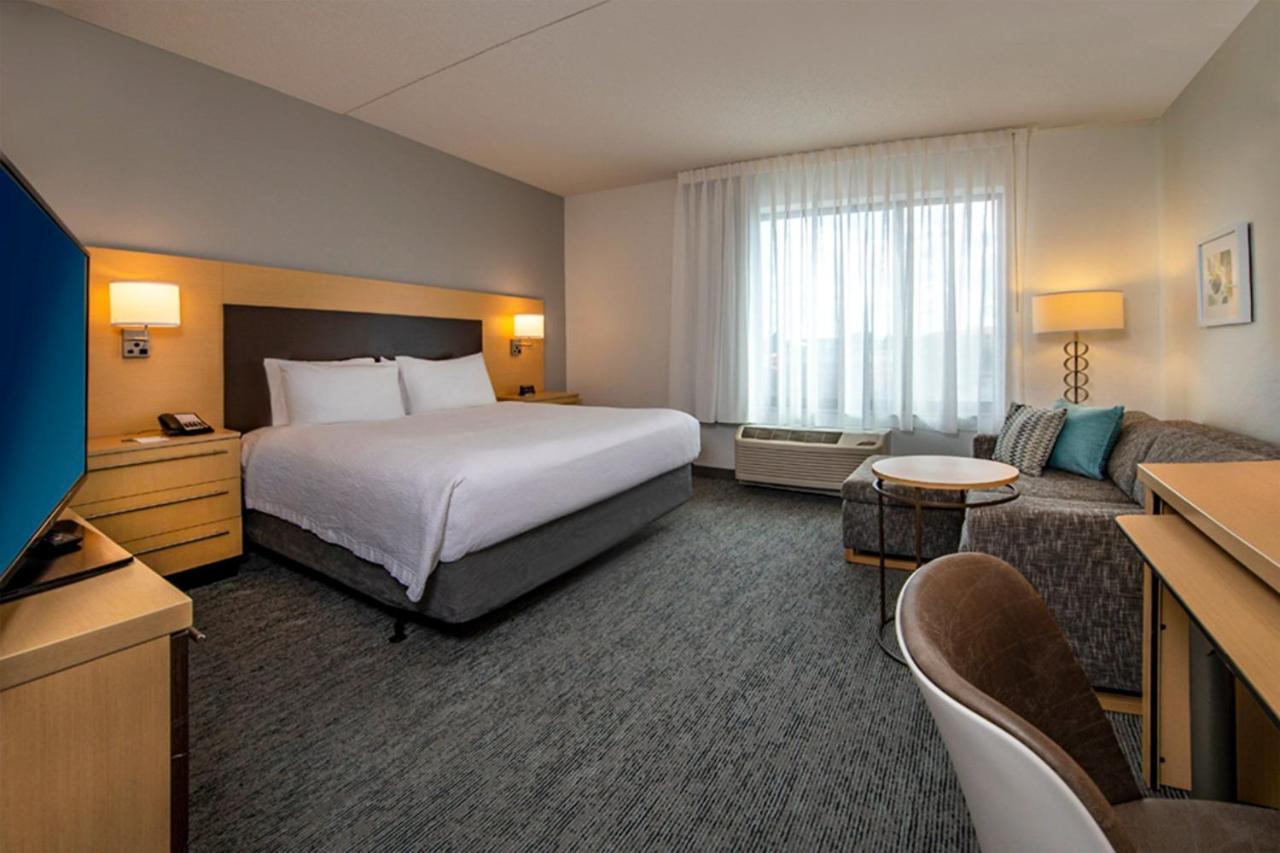 Towneplace Suites By Marriott Frederick Extérieur photo