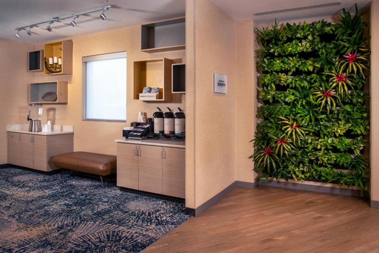 Towneplace Suites By Marriott Frederick Extérieur photo
