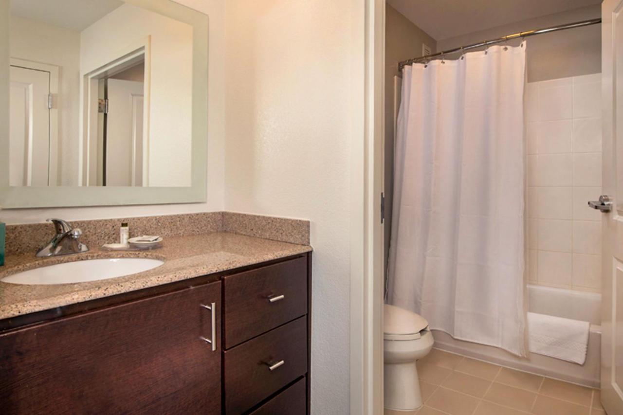 Towneplace Suites By Marriott Frederick Extérieur photo