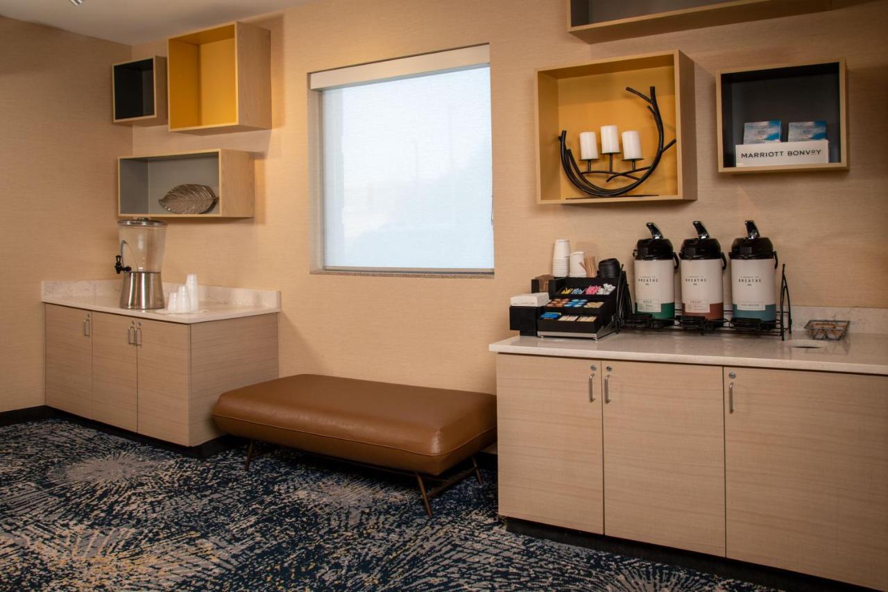 Towneplace Suites By Marriott Frederick Extérieur photo