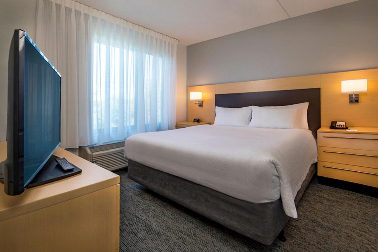 Towneplace Suites By Marriott Frederick Extérieur photo