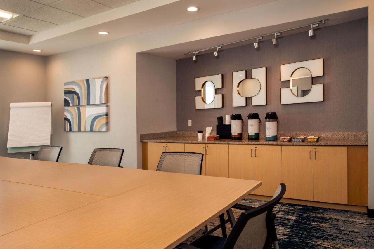 Towneplace Suites By Marriott Frederick Extérieur photo