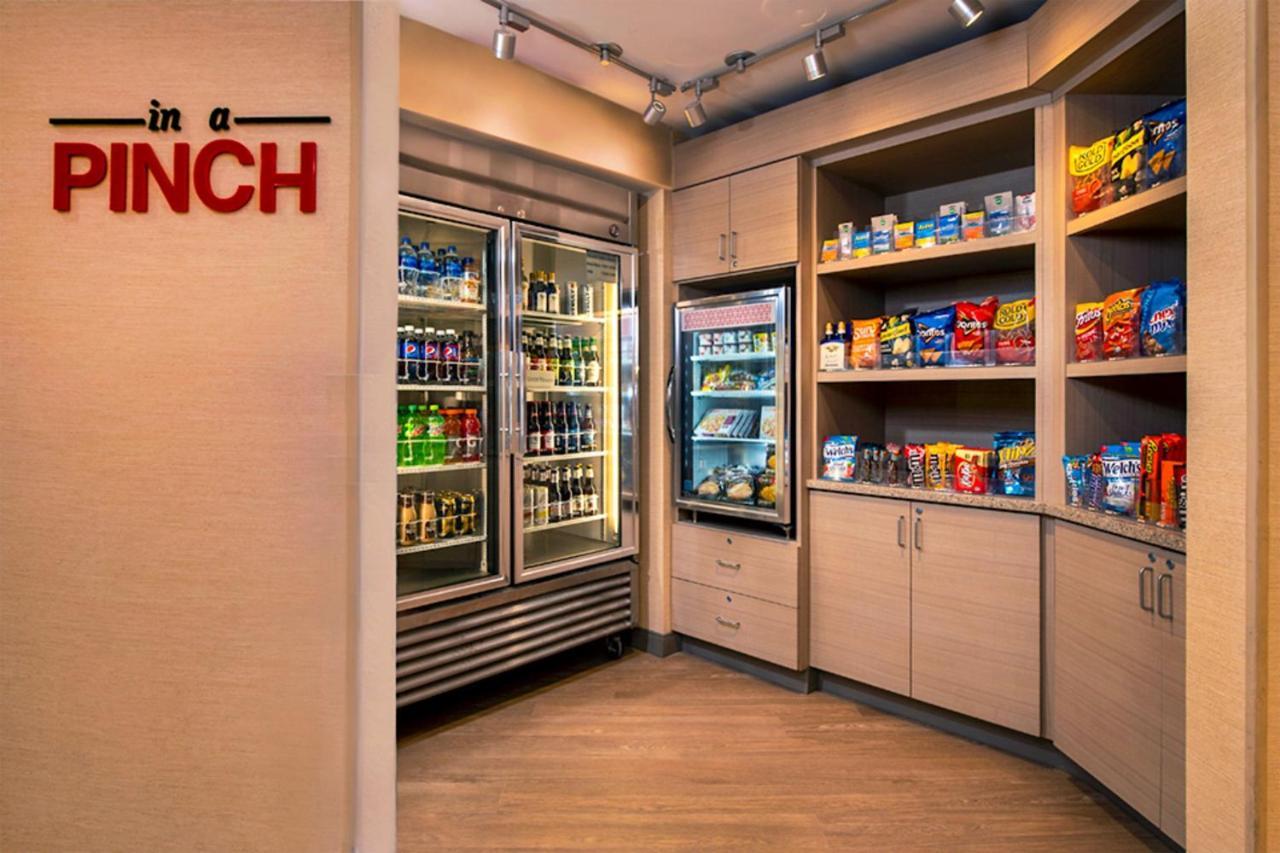 Towneplace Suites By Marriott Frederick Extérieur photo