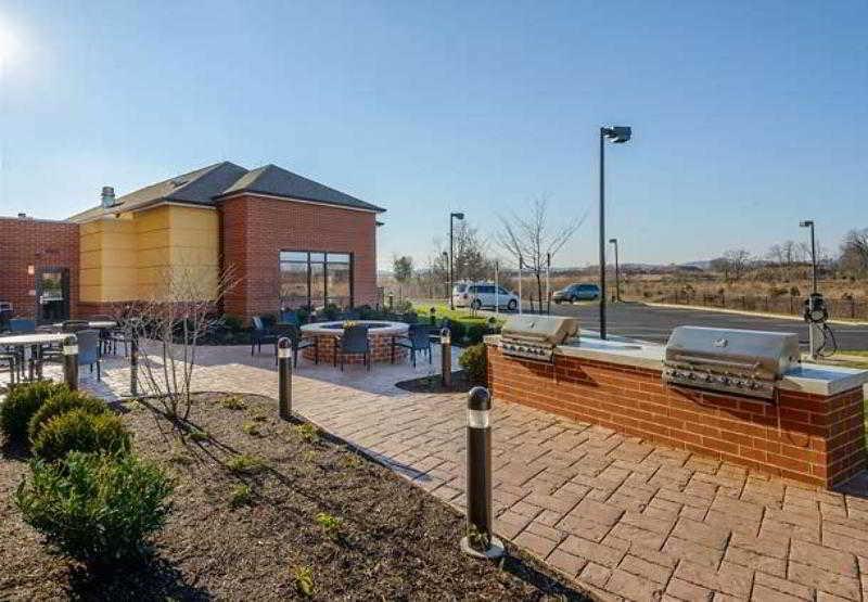 Towneplace Suites By Marriott Frederick Extérieur photo