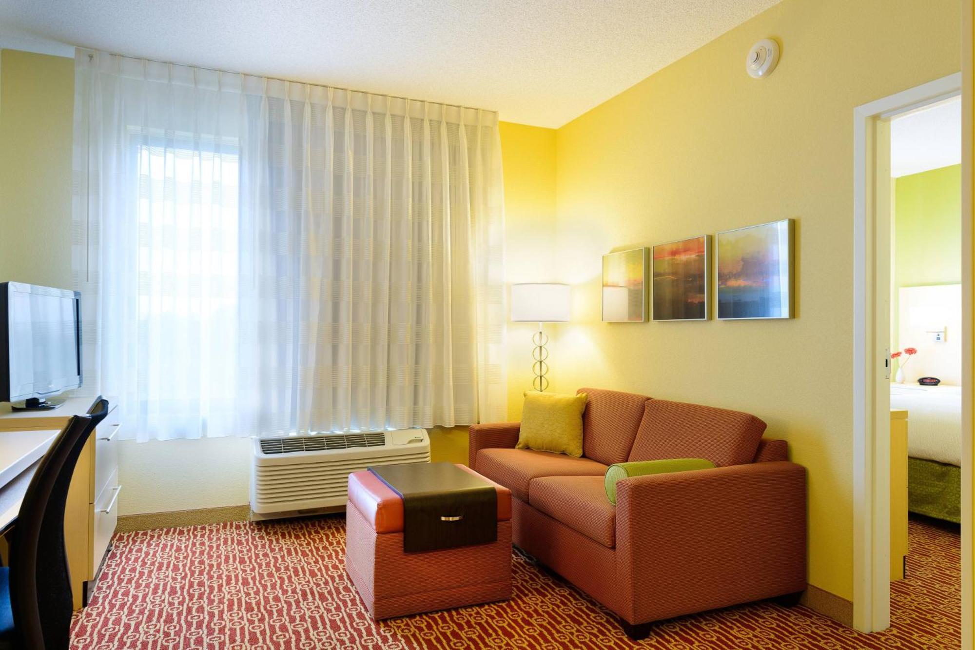 Towneplace Suites By Marriott Frederick Extérieur photo