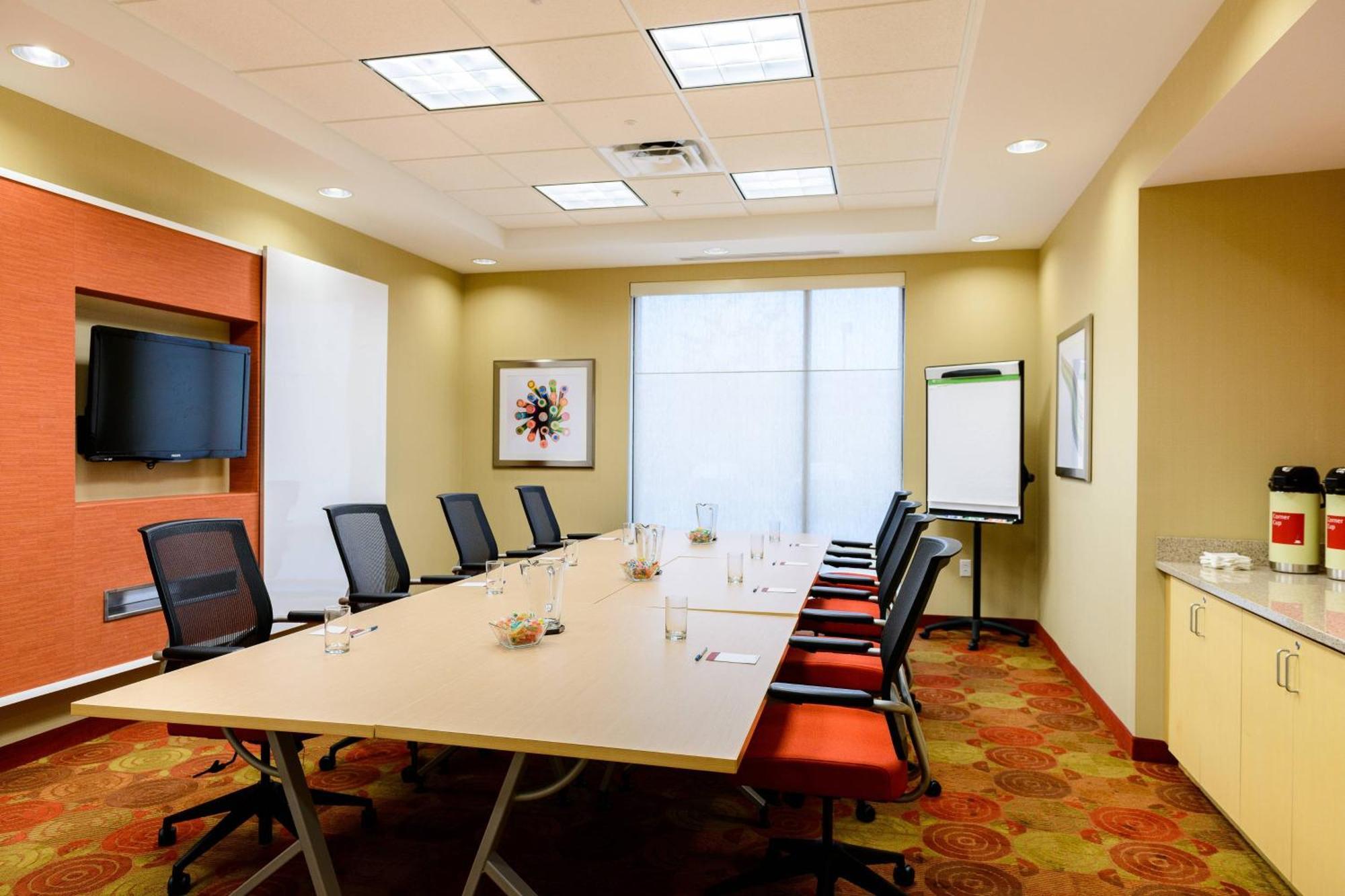 Towneplace Suites By Marriott Frederick Extérieur photo