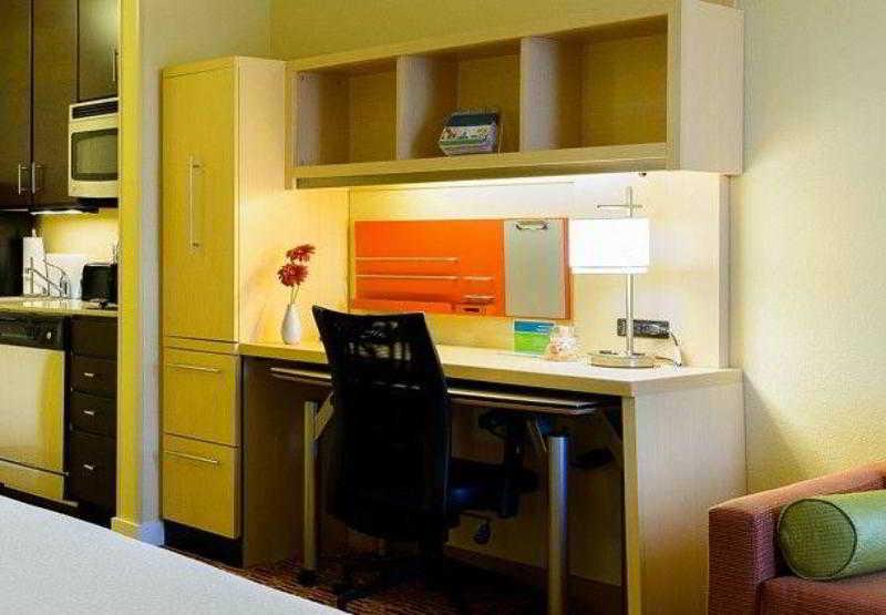 Towneplace Suites By Marriott Frederick Extérieur photo